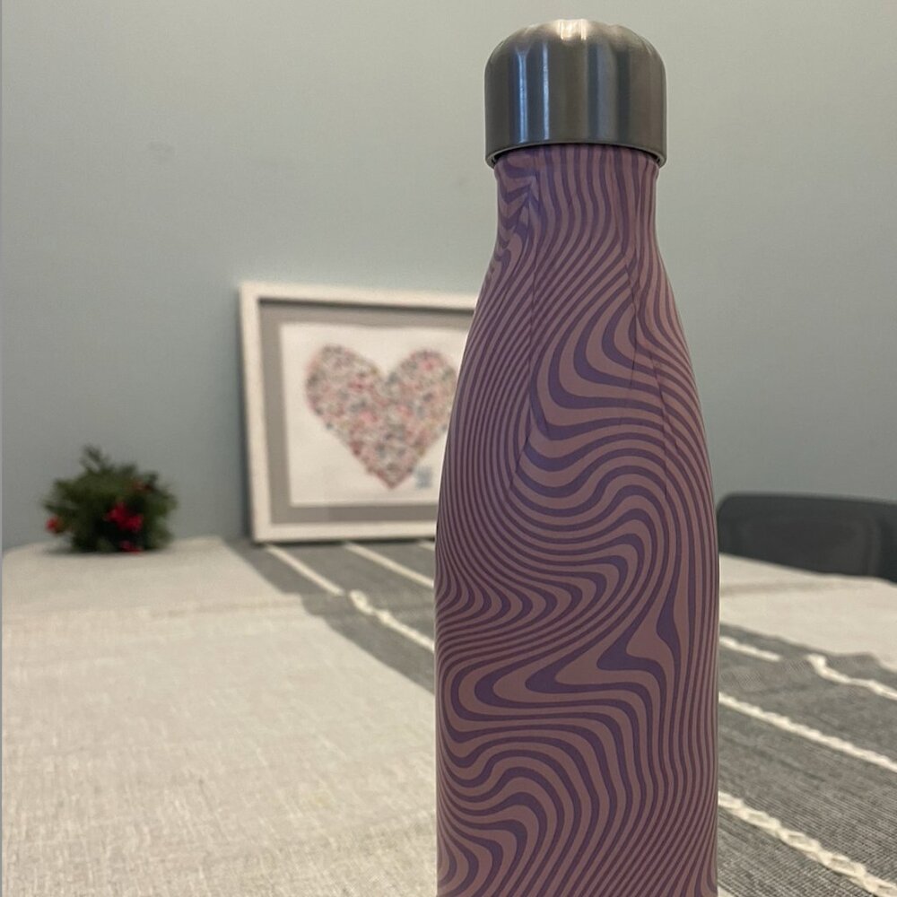 Swell water bottle